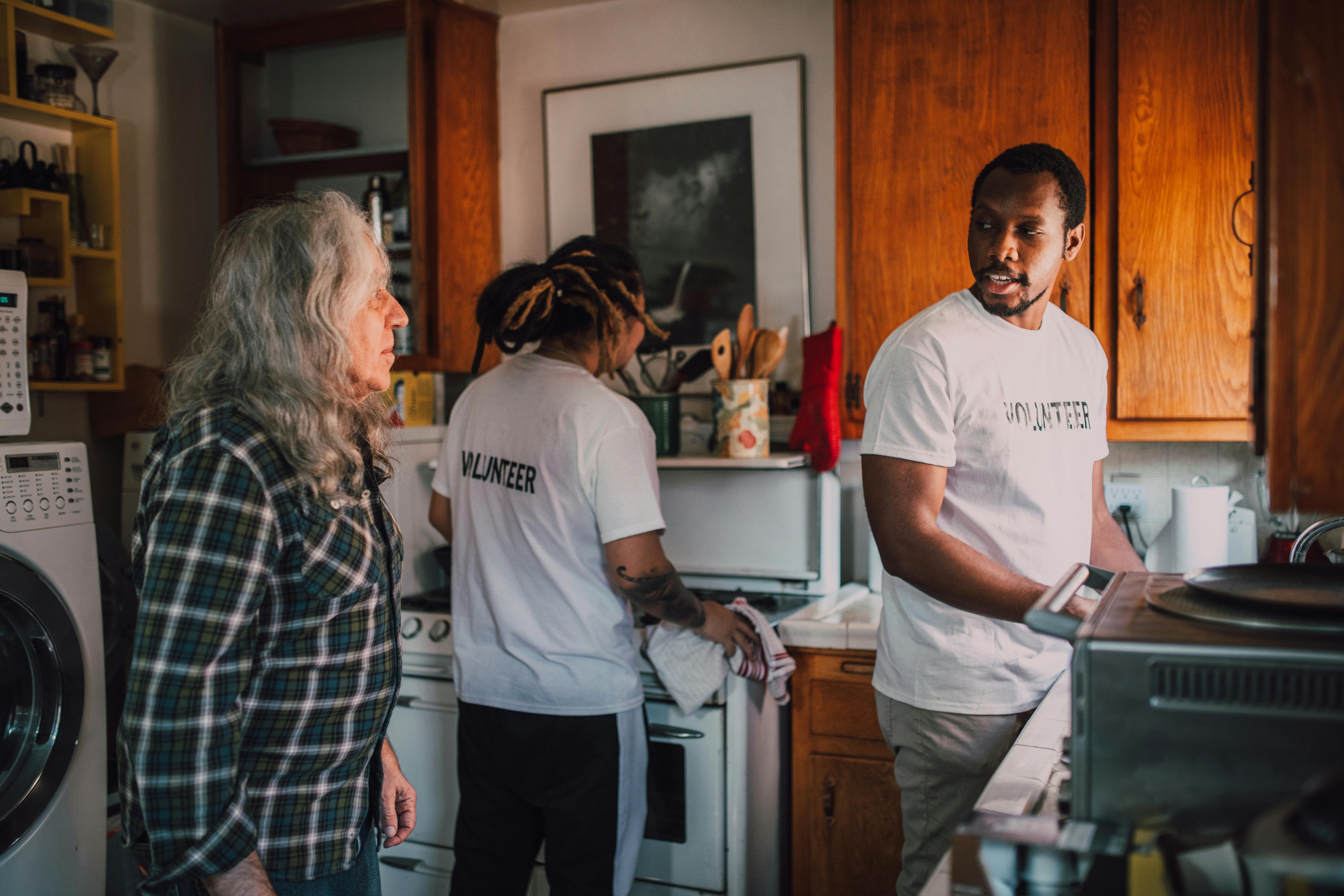 Elder Helpers: Your Guide to Giving Back