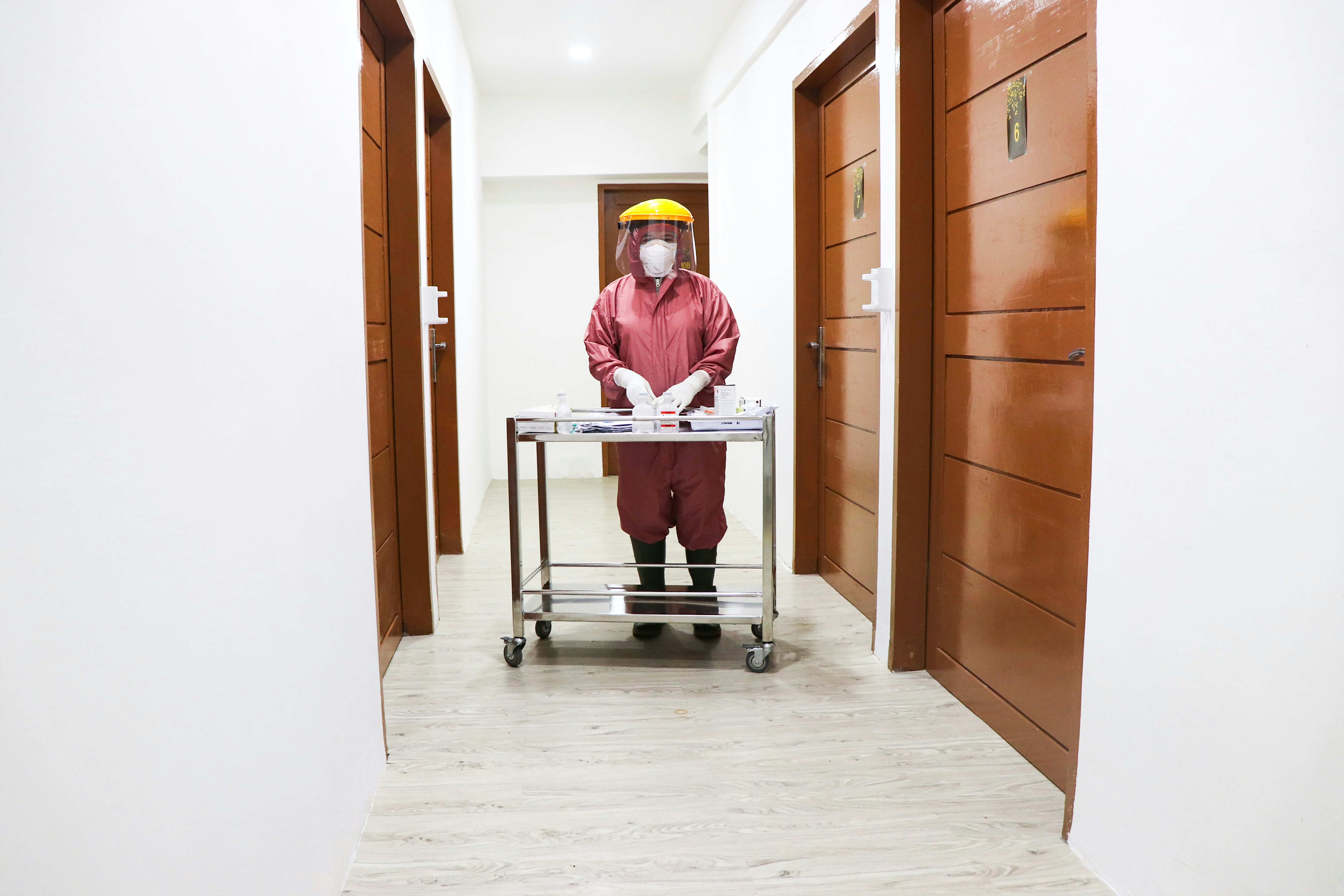 professional home safety assessment identifying hazards - senior safety solutions
